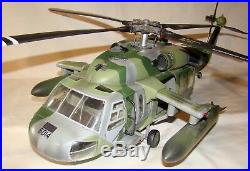 118 BBI Elite Force Army USAF UH-60 Pave Hawk Helicopter with Pilot Figures