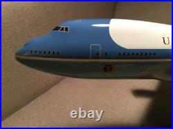 AIR FORCE ONE USAF BOEING B747-200 VC-25A 28000 1100 1/100 RESIN MODEL WithSTAND