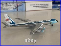 Aeroclassics USAF United States Air Force Boeing 707-300 1400 72-7000 AC18201B
