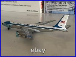 Aeroclassics USAF United States Air Force Boeing 707-300 1400 72-7000 AC18201B