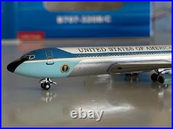 Aeroclassics USAF United States Air Force Boeing 707-300 1400 72-7000 AC18201B