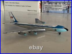 Aeroclassics USAF United States Air Force Boeing 707-300 1400 72-7000 AC18201B