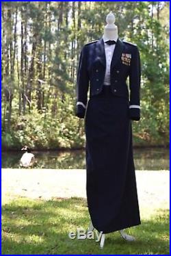 HUGE Estate Lot / FIRST Female Air Force General Jeannie M. Holm Uniform Photos