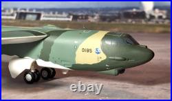 Herpa Models United States Air Force Boeing B-52 Stratofortress 1200 Scale RARE