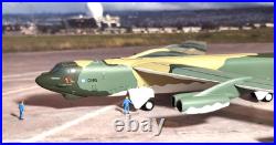 Herpa Models United States Air Force Boeing B-52 Stratofortress 1200 Scale RARE
