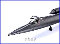 Lockheed Martin SR-71A Blackbird Aircraft #17974 United States Air Force 1/72 Di