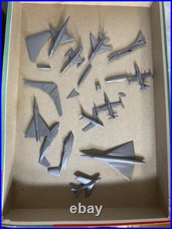 Monogram 1959 Original US Air Force Air Power 18 Plane Models Complete PA56 398