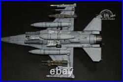 (Pre-Order) USAF F-16CG Block 40 Fighting Falcon /w pilot 132 Pro Built Model