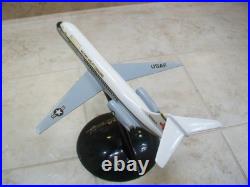 Topping USAF Military Airlift Command C-9A/22583