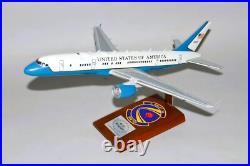 USAF Boeing C-32 President 1st AS Andrews AFB 80001 Desk 1/100 Model SC Airplane