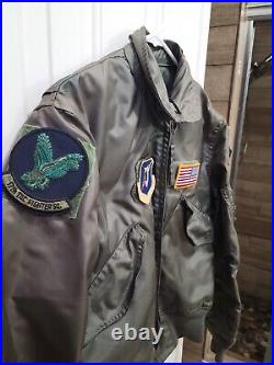 US Air Force CWU-36/P Pilots Summer Flyers Flight Jacket Size Medium w patches