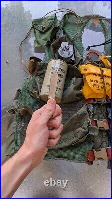 US Air Force Pilot Survival Vest SRU- 21/P -With Items