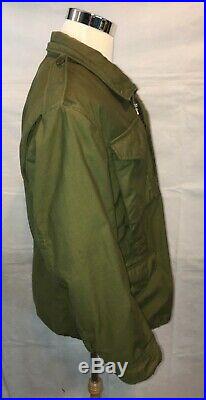 Vintage Air Force Men's M-65 Vietnam Field Jacket With Hood Size Med Short