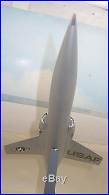 Vintage Precise or Topping Lockheed USAF F-104A Starfighter Aircraft Desk Model