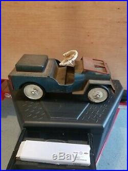 Vintage Structo Metal United States Air Force Ride On Toy Jeep