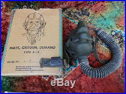 WWII US ARMY AIR FORCES PILOTS FLIGHT OXYGEN MASK TYPE A-14 with BOX
