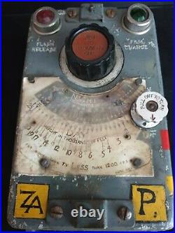 WW-II RAF Bomber Command Lancaster Cockpit Control Switch for Bomb-Bay Camera